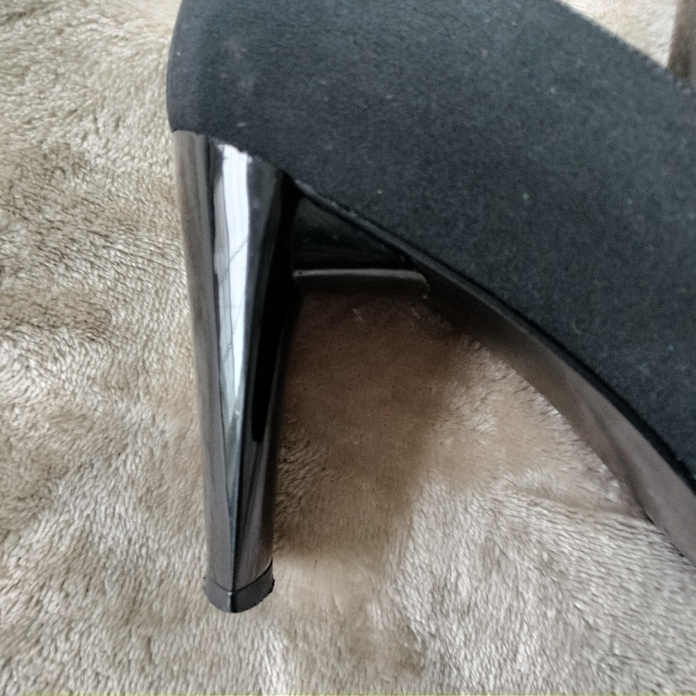 Stuart Weitzman Women's Black Pumps size 8.5 - Picture 7 of 9